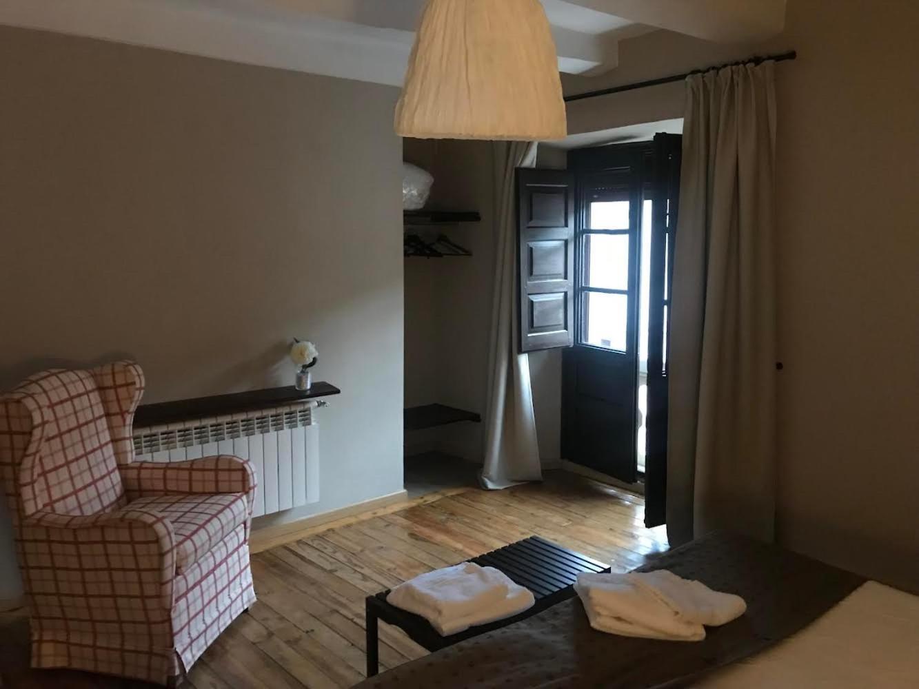 Valoria la Buena Casa Rural La Plaza المظهر الخارجي الصورة