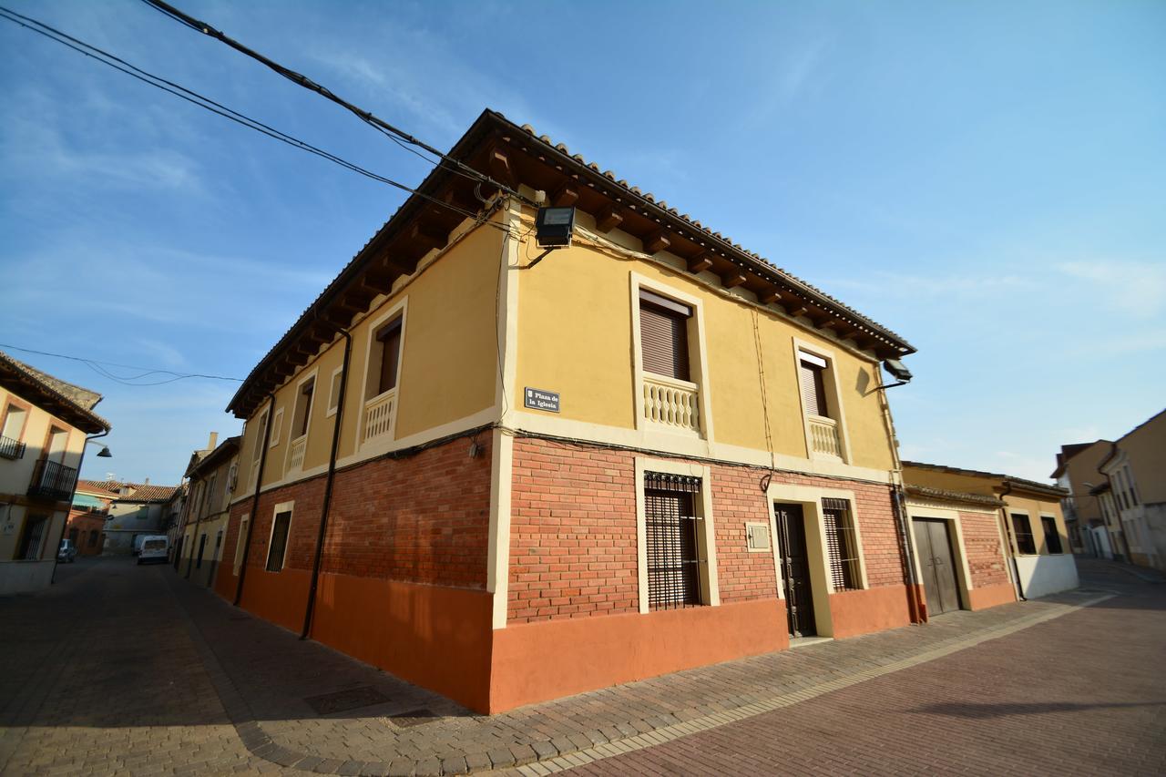 Valoria la Buena Casa Rural La Plaza المظهر الخارجي الصورة